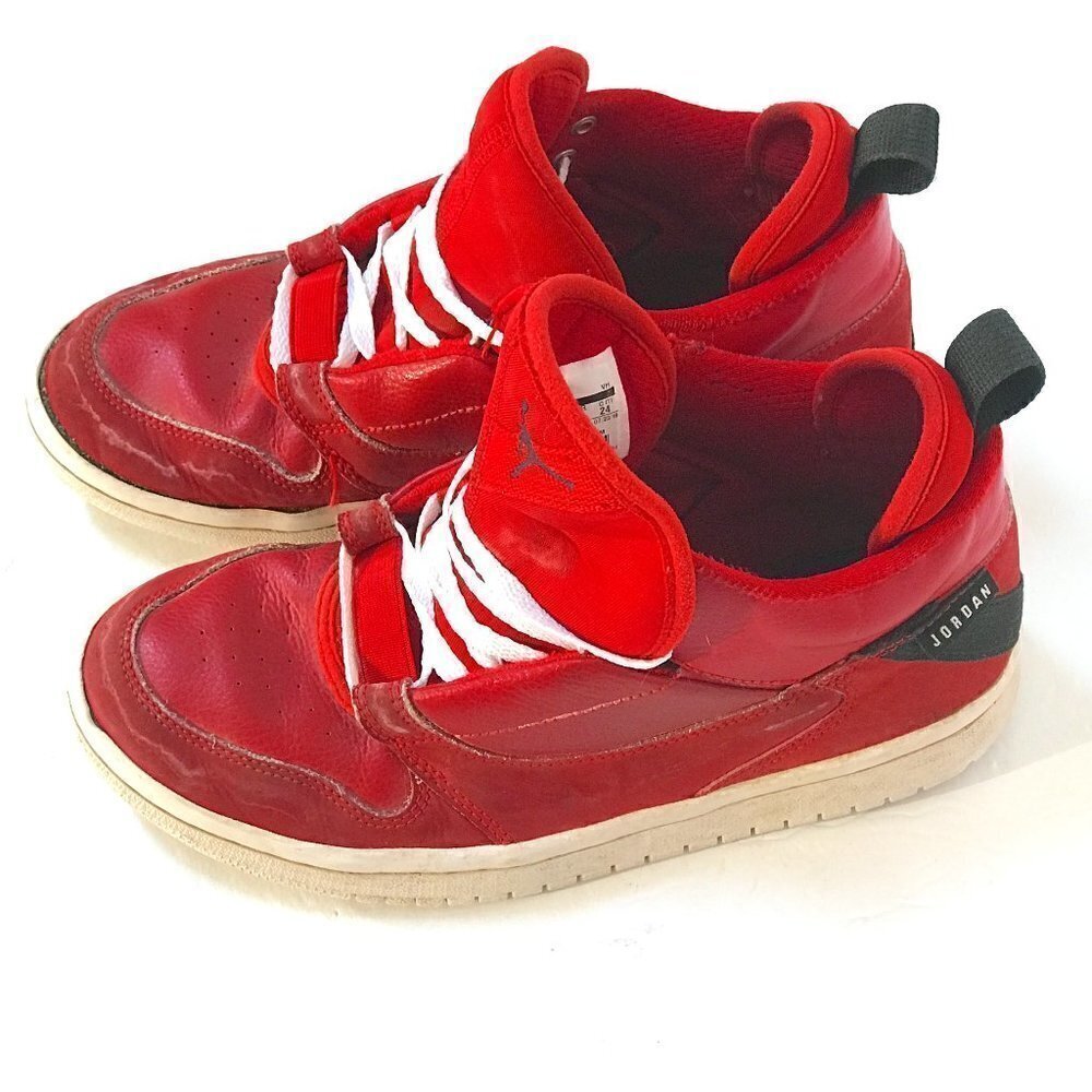 NIKE Air Jordan Red Boys 5.5 Y